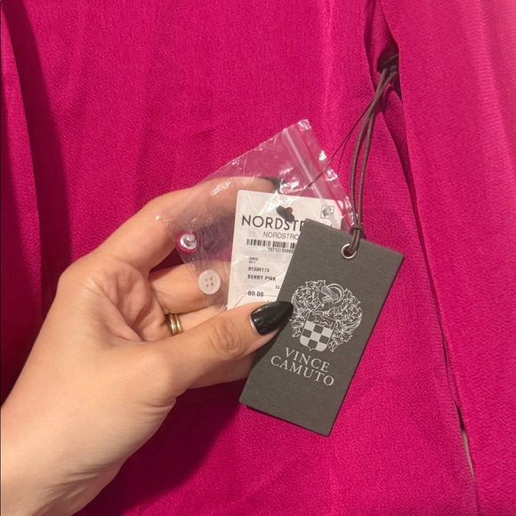 Vince Camuto Fuchsia Women's Blouse - Picture 3 of 6